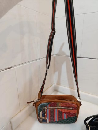 3 Bolsos gris , Negro y Multicolor