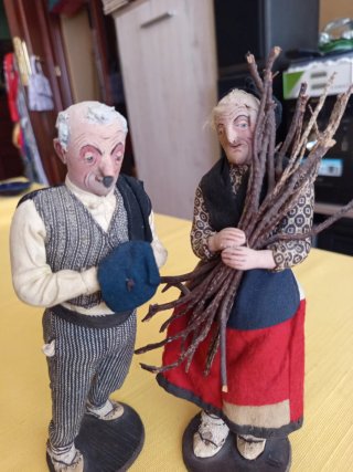 Pareja figuras artesanales ancianos hecho mano