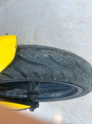 Yamaha YZF 125 Amarilla
