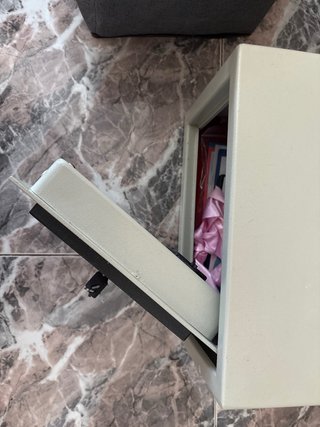 Caja Fuerte Metálica con Teclado Numérico