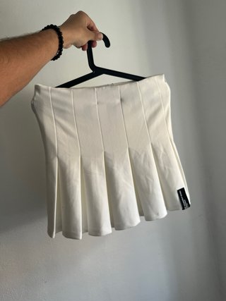Falda plisada Bershka blanca