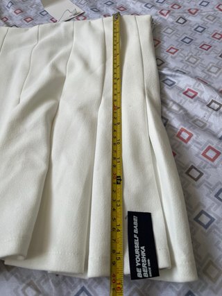 Falda plisada Bershka blanca