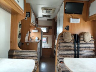 Autocaravana capuchina gran garaje