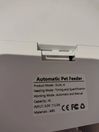 Comedero automático con cámara y voz