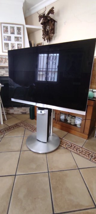 TV Bang & Olufsen Negra y Plateada