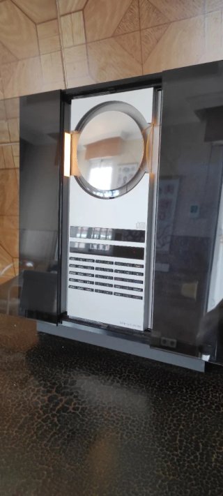 TV Bang & Olufsen Negra y Plateada