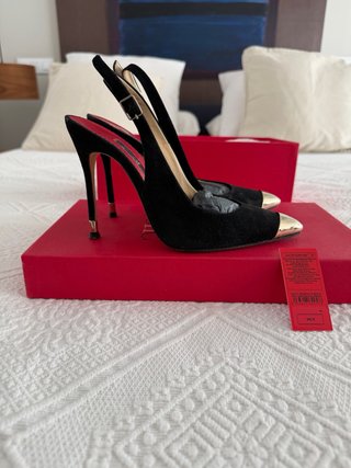 Zapatos Carolina Herrera negros y dorados