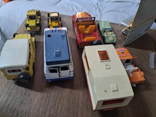 Consegna di auto giocattolo Majorette