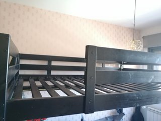 Litera IKEA madera negra