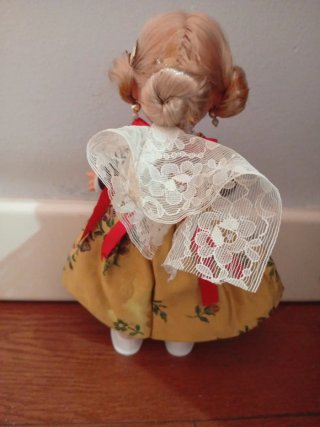 Muñeca regional folk