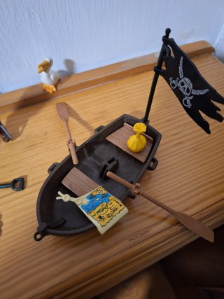 Dos sets de juguetes Playmobil.