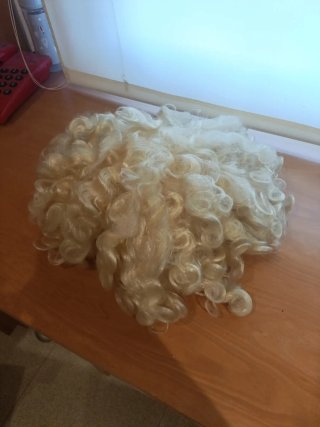 Peluca Carnaval rubio platino rizado