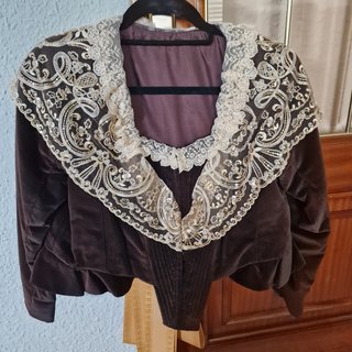 Corpiño fallera terciopelo y zapatos T:39,5 (30€)