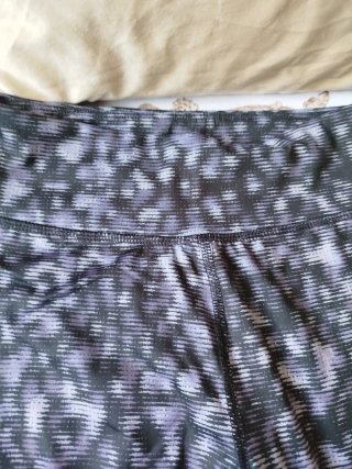Conjunto deportivo niña negro y estampado