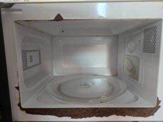 Microondas SAIVOD blanco funciona perfectamente
