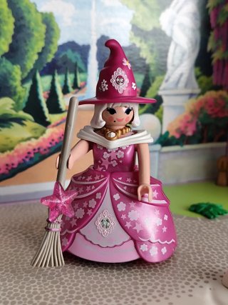 Playmobil Bruja Rosa con Escoba