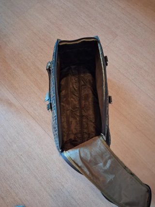 Maleta Fendi con ruedas