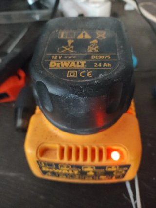 Taladro Dewalt DC981 12V