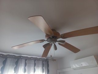 Ventilador de techo en madera