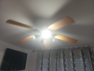 Ventilador de techo en madera
