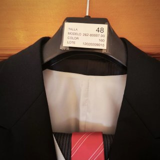 Chaqué de boda negro y rojo Talla 48