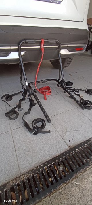 Portabicicletas trasero para coche