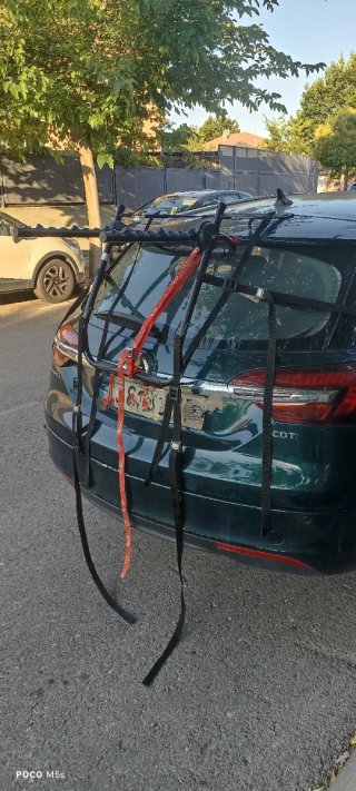 Portabicicletas trasero para coche