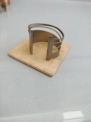 Brazalete metálico plateado