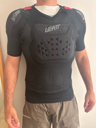 Peto protector Leatt MTB. Talla L