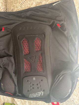 Peto protector Leatt MTB. Talla L