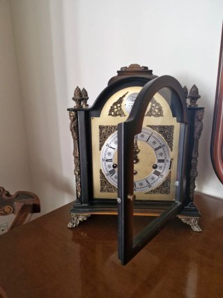 Orologio da tavolo in legno