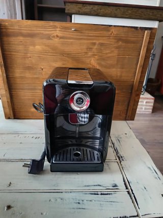 Cafetera Nespresso Negra