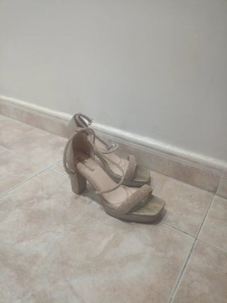 Sandalias doradas tacón plataforma