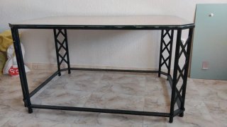 Mesa de forja y cristal