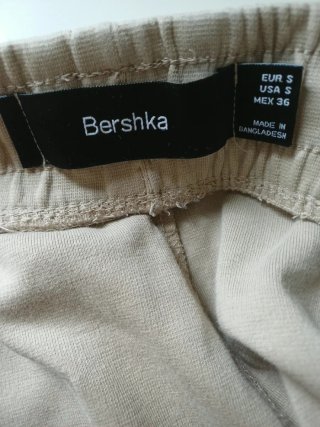 Bermuda Bershka Deportiva Cruda Talla S