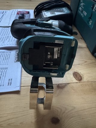 Llave de impacto inalámbrica Makita DTW1002RTJ