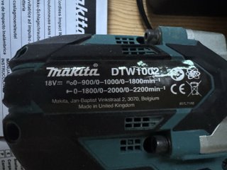 Llave de impacto inalámbrica Makita DTW1002RTJ