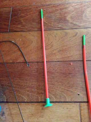 Arco y 3 flechas de juguete