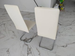 Juego de 4 sillas blancas modernas