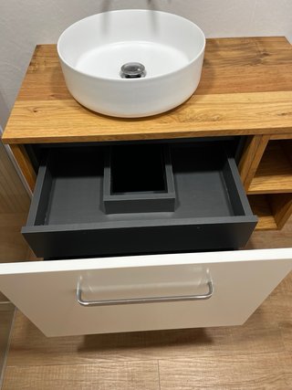 Mueble de baño suspendido madera y blanco