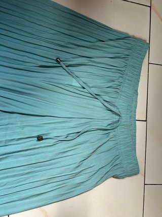 Pantalón ancho plisado turquesa