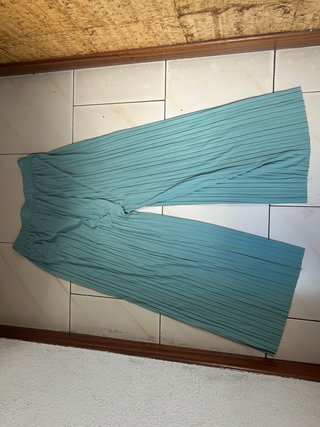 Pantalón ancho plisado turquesa