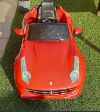 Coche Ferrari para niños