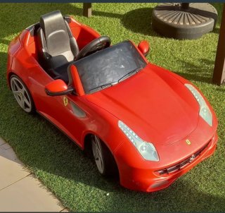 Coche Ferrari para niños
