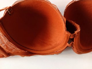Sujetador naranja con encaje