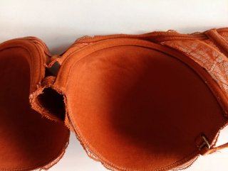Sujetador naranja con encaje