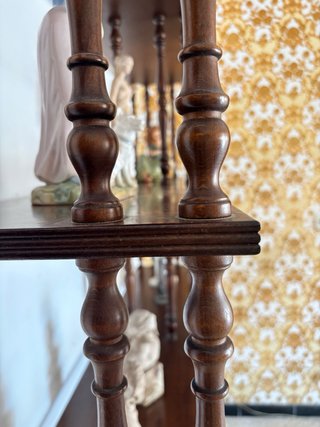 Estantería madera maciza balustres torneados