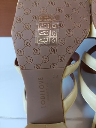 Sandalias tacón "Lodi" .Sin Usar