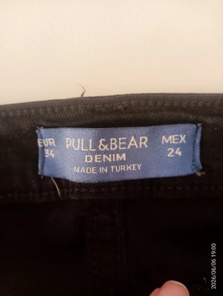 Pantalones Pull and Bear negros talla 38