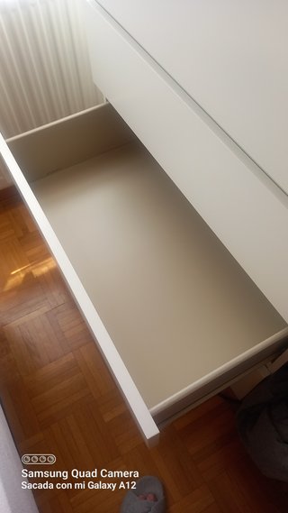 Cómoda Malm 4 cajones Ikea blanca